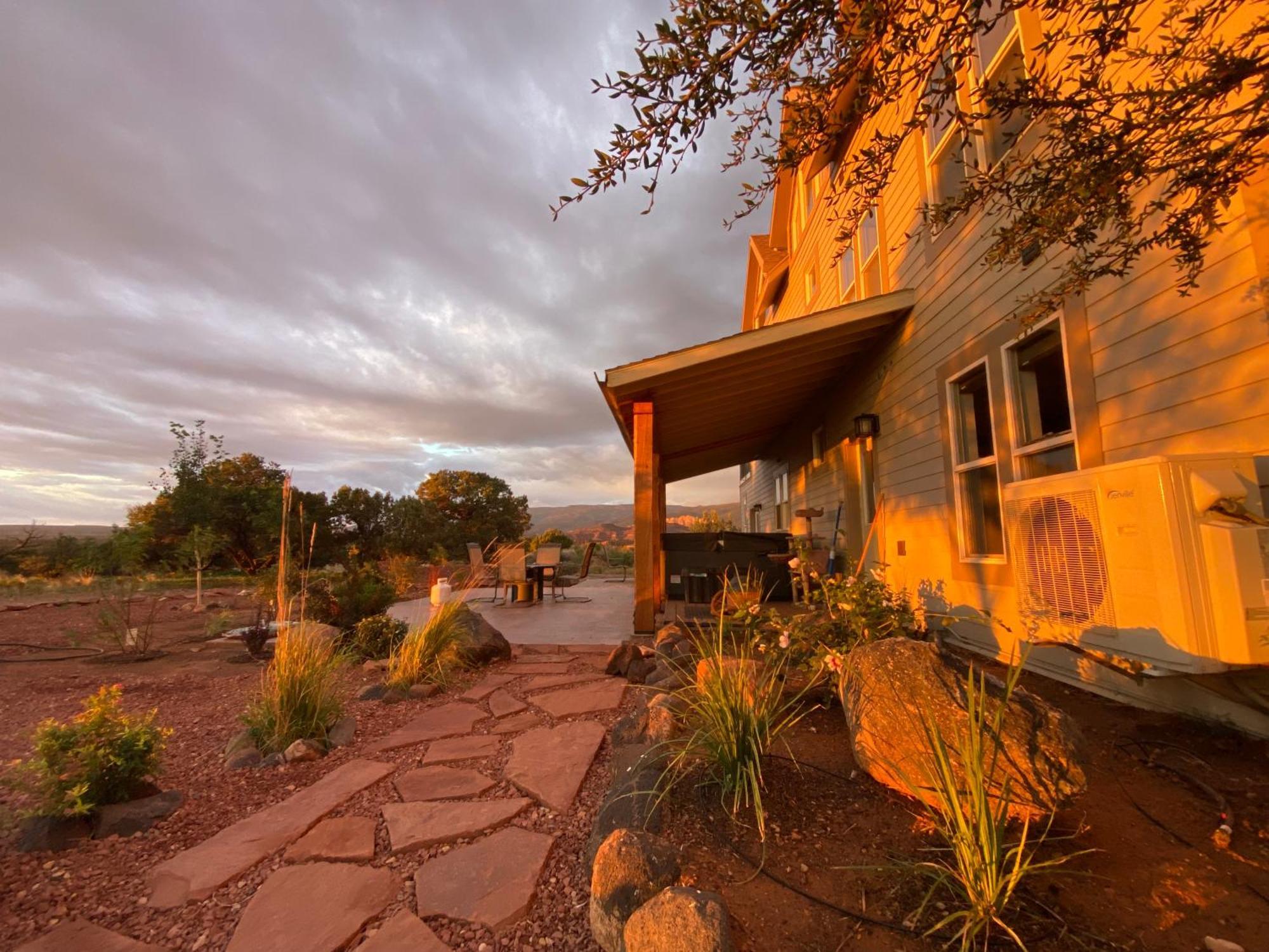 Skyridge Inn Торри Экстерьер фото